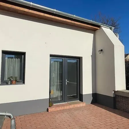 Compact Apartmán Pětikostelí
